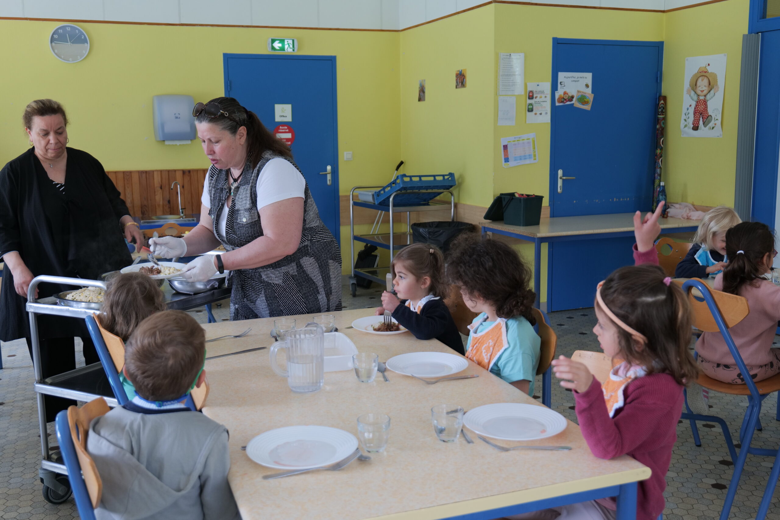 Les travaux débutent dans les restaurants scolaires chassieu fr